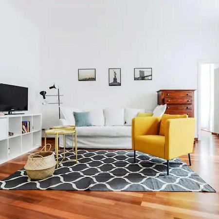 Pagano & Cenacolo Bright Apartment Milan Luaran gambar