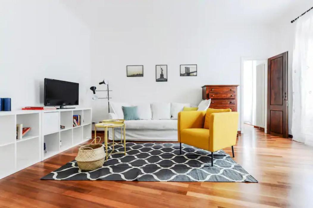 Pagano & Cenacolo Bright Apartment Milan Luaran gambar
