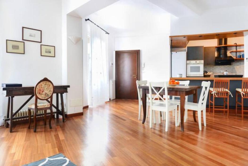 Pagano & Cenacolo Bright Apartment Milan Luaran gambar