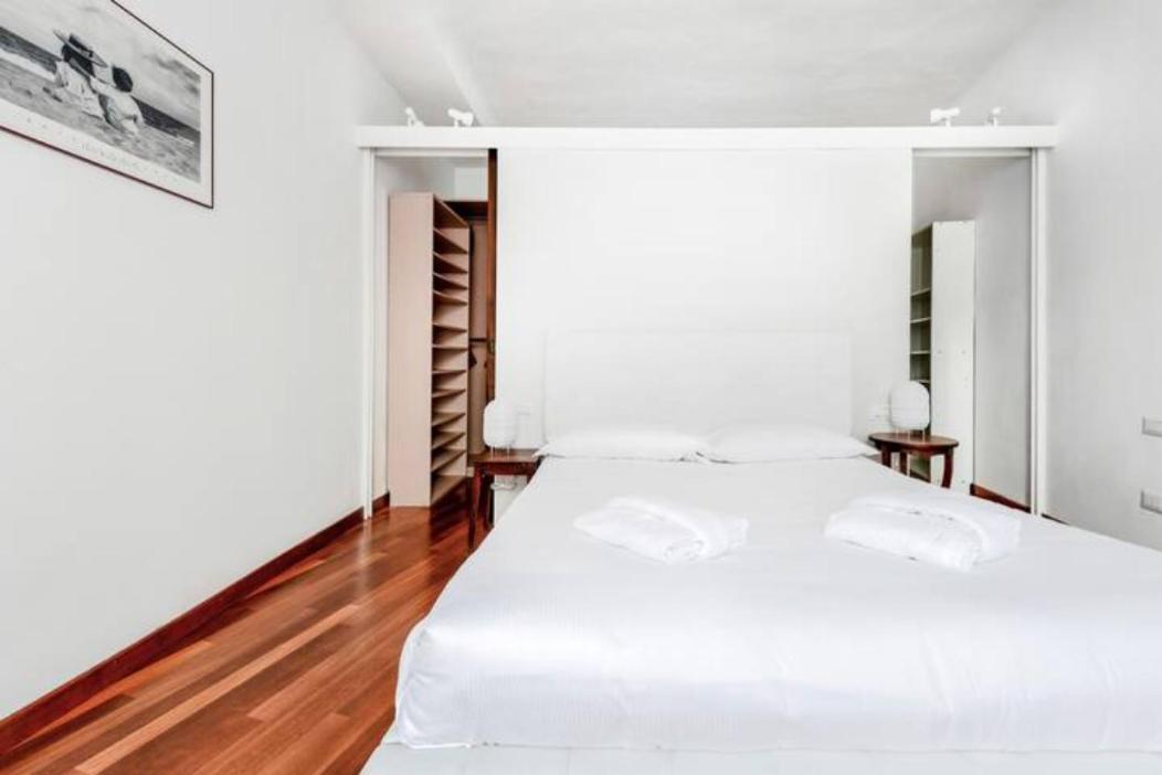Pagano & Cenacolo Bright Apartment Milan Luaran gambar