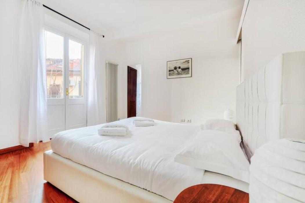 Pagano & Cenacolo Bright Apartment Milan Luaran gambar