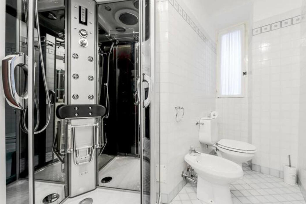 Pagano & Cenacolo Bright Apartment Milan Luaran gambar